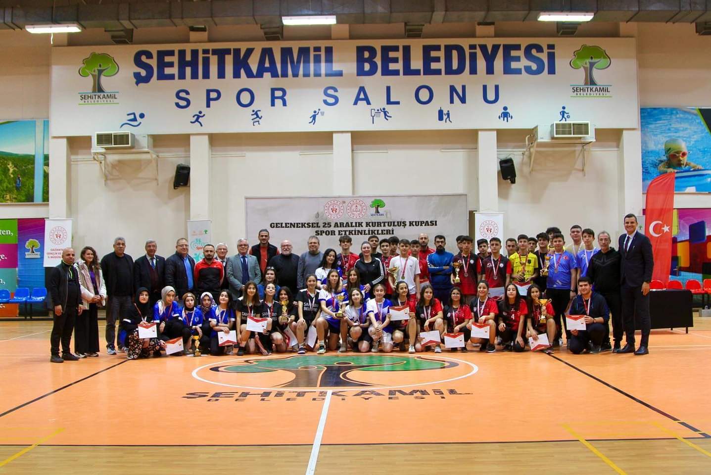 Badminton Kurtuluş Kupası Ödül Töreni